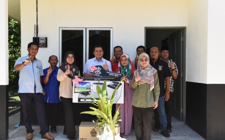 PEKAN - 6 KELUARGA TERIMA RUMAH PERCUMA