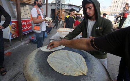 KESELURUHAN PENDUDUK GAZA BERDEPAN KEBULURAN - WFP