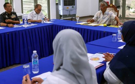 AGONG BERKENAN DENGAR TAKLIMAT PERSEDIAAN HADAPI BANJIR 2023/2024 PAHANG