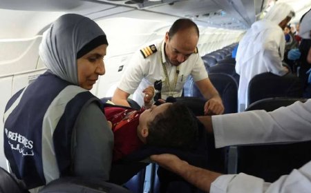 PESAWAT PERTAMA BAWA KANAK-KANAK DARI GAZA TERIMA RAWATAN TIBA DI UAE