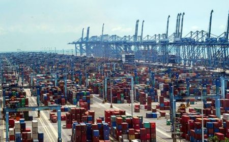 PERDAGANGAN MALAYSIA LEPASI RM2 TRILION DALAM 10 BULAN