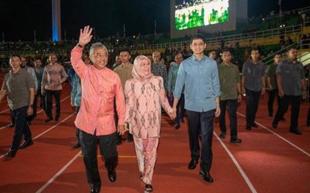 Agong sempurnakan sambutan Jubli Emas 50 tahun Stadium Darul Makmur