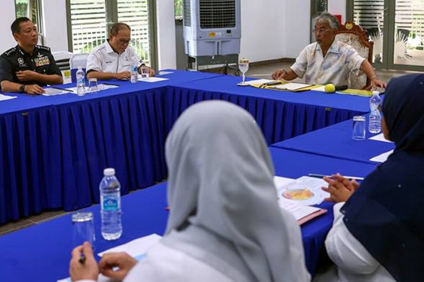 AGONG BERKENAN DENGAR TAKLIMAT PERSEDIAAN HADAPI BANJIR 2023/2024 PAHANG