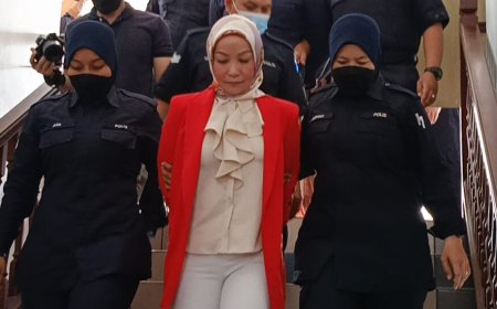 Makcik Kemboja  mulut celupar  kena gari