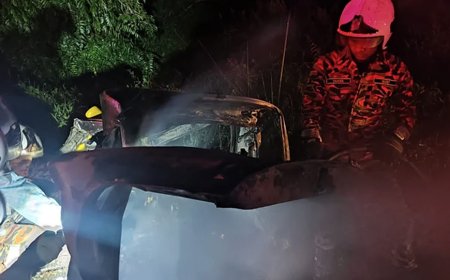 Dua maut kereta terputus dua bertembung dengan treler