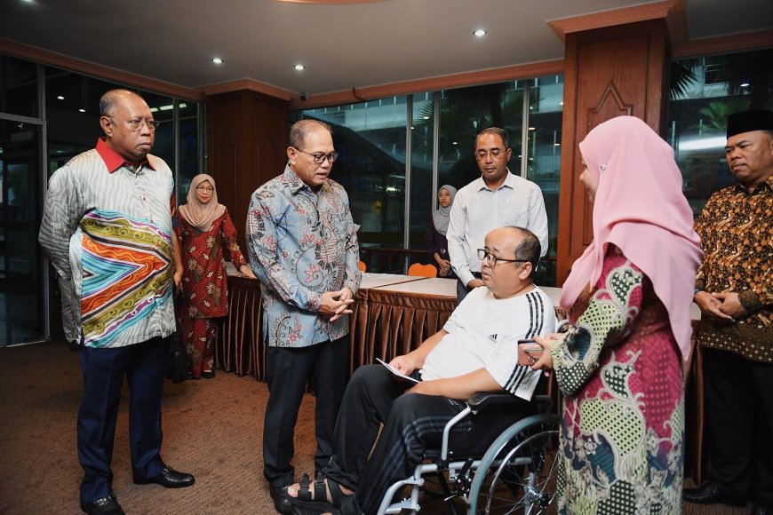 36 orang terima cek sumbangan Kerajaan Negeri Pahang