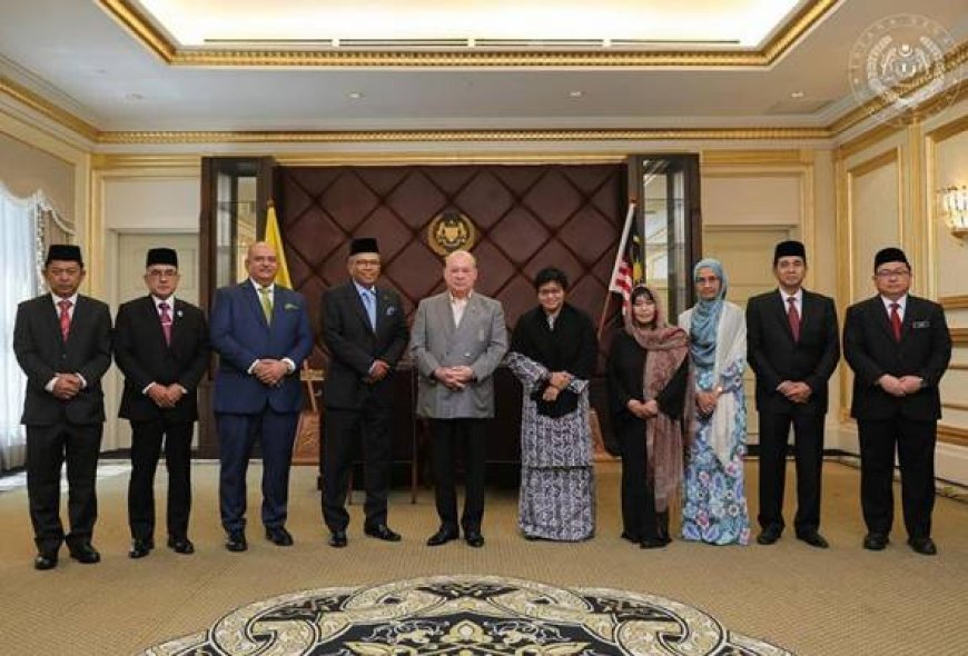 Agong berkenan terima menghadap ahli-ahli Pesuruhjaya RCI Batu Puteh