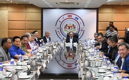 Dua Tahun Kerajaan Perpaduan: Prestasi Menteri BN Memuaskan Meski Pernah Bertukar Portfolio