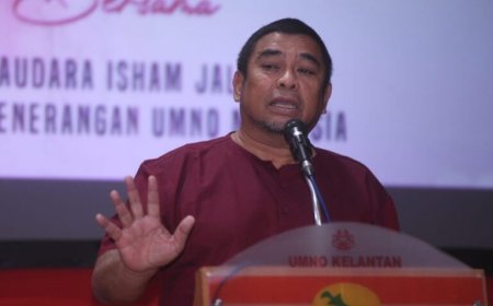 ‘Sedarlah Pas Memecah Belah Orang Melayu/Islam, Mereka Anggap UMNO Musuh’ – Zawawi