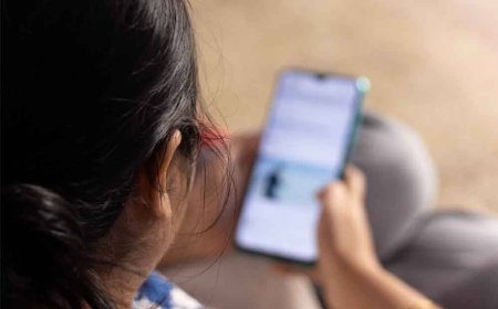 Dia yang buka pekung sendiri, tapi dia yang meroyan