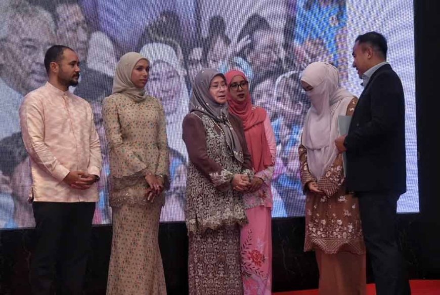 'Syukur diberi peluang sekali lagi rezeki jaga anak'