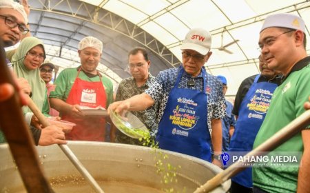 Pelbagai kaum turun padang kacau 15 kawah bubur lambuk