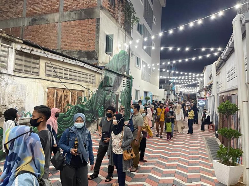 Seni kartun hidupkan lorong belakang Mahkota Square