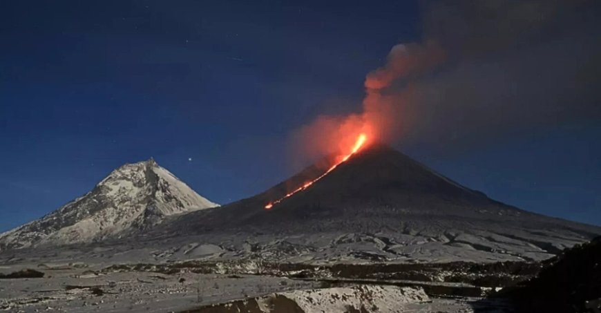 Selepas gempa bumi kuat, gunung berapi di Rusia pula meletus