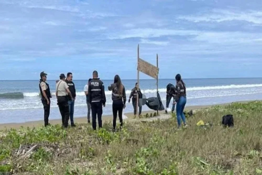 Lima kepala manusia digantung di pantai pelancongan
